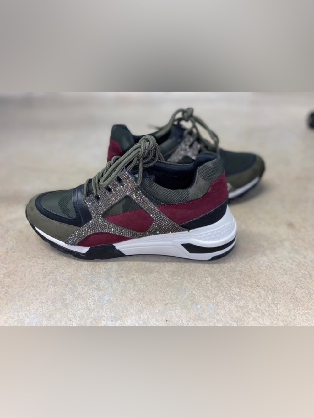 Steve Madden Bling/Camo Sneakers Size 10